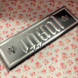 Kat Von D Metal Matte Palette